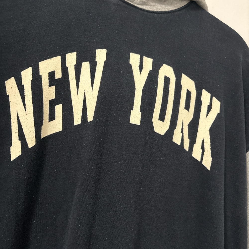 Brandy Melville New York oversized hoodie - Picture 2 of 4